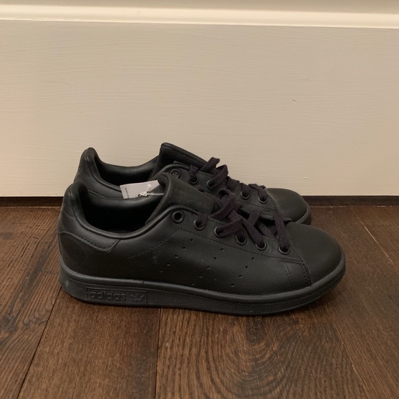 Black Adidas Stan Smiths - Picture 9 of 9